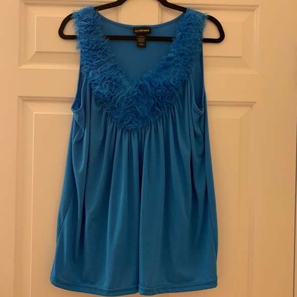 Lane Bryant Tops - ⭐️REDUCED⭐️LANE BRYANT tank top w/a fun neckline